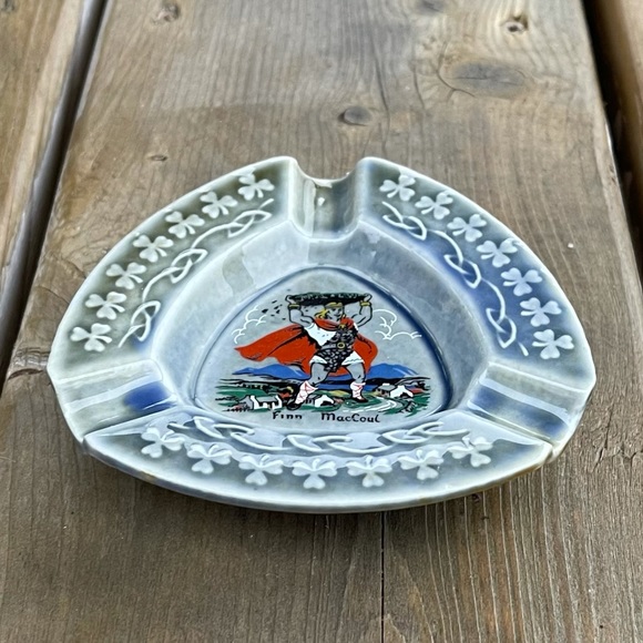 Wade Irish Porcelain Finn MacCoul Design Ashtray - Picture 3 of 8